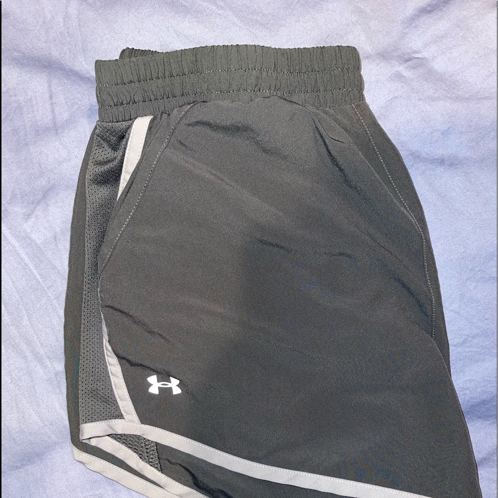 Under Armor Shorts Size Medium